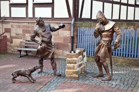 Würfelturmsage, Hofgeismar, Bronze, lebensgroß, 2012