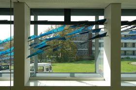 Wasserfall, ehemals Klinikum Kassel, Glas Edelstahl, 300 x 900 cm, 2004