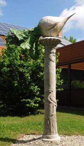 Zuckerrübe auf Säule Beton, Warburg, Beton, Acrylfarbe, 2017